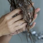 Produto que Alisa o Cabelo no Chuveiro: A Revolução da Progressiva de Chuveiro